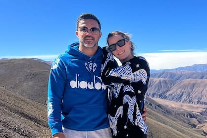 Mica Viciconte junto a Fabián Cubero en sus vacaciones por Salta