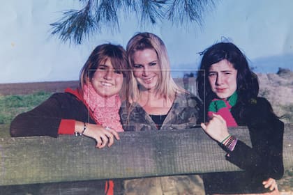"Mica y Cande son mujeres muy bondadosas, laburadoras y cero peleadoras a pesar de que el medio las maltrate tanto", revela.