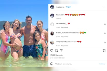 Mica y Fabián junto a Indiana, Sienna y Allegra (Foto Instagram @micaviciconte)