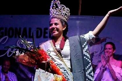 Micaela Acuña tenía 18 años y estaba acampando junto a cinco amigos a orillas del Río Paraná. Todavía investigan su muerte y caratulan la causa como "dudosa". (Fuente: El Territorio)