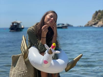 Micaela en las playas de Barcelona