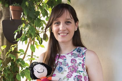 Micaela Fazzone comenzó a escribir por hobby, a partir de lo que le contaban los nenes y las nenas de sus clases