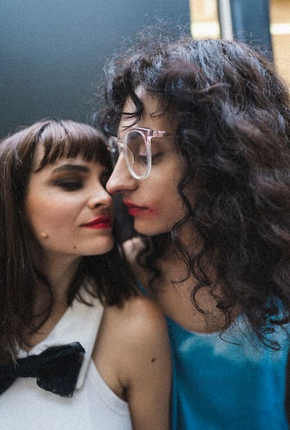 Micaela Riera como Fabiana Cantilo e Iván Hochman como Fito Páez