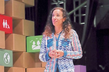 Micaela Urdinez, periodista de la nacion