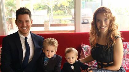 Michael Bublé junto a Luisana Lopilato y sus hijos
