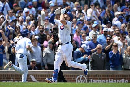Michael Busch conecta jonrón en la victoria de los Cachorros por 7-3 sobre los Rojos