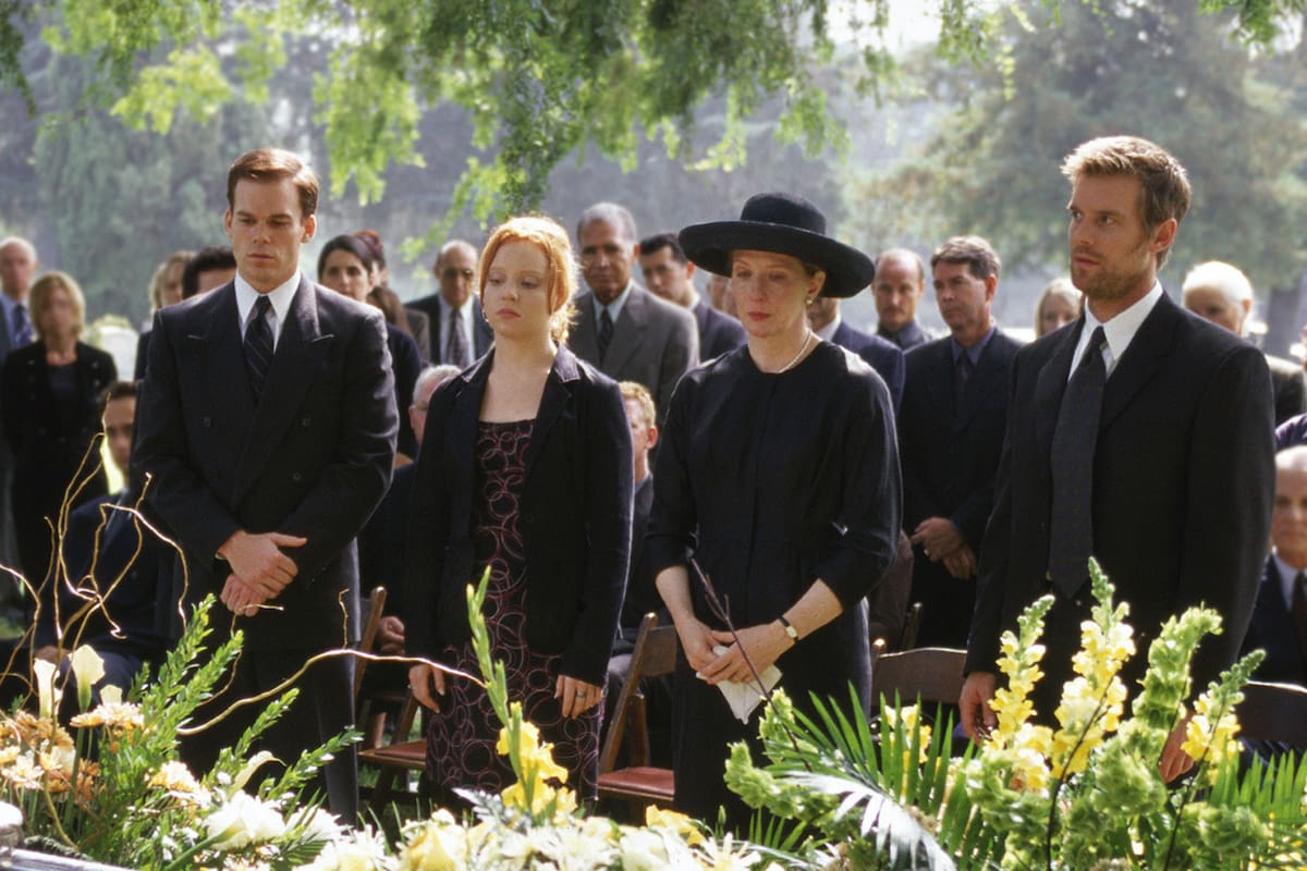 Michael C. Hall, Lauren Ambrose, Frances Conroy y Peter Krause, los Fisher, eje de Six Feet Under, serie de cuyo estreno se cumplen dos décadas