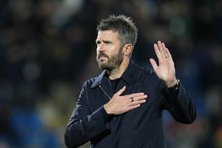 El técnico del Man United se disculpa por derrota 'inaceptable' ante Como en la Liga de Campeones