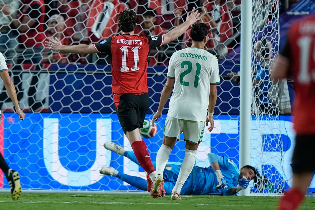 Michael Gregoritsch, de 1,93 metros asistió con un cabezazo a Sasa Kalajdzic, de 2, y éste puso el 3-3 en la última jugada entre Austria y Argelia, que eliminó del Mundial a Irán.