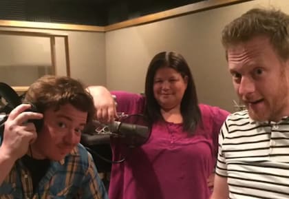 Michael Maronna combina su rigurosa labor técnica con la conducción de un podcast junto a Danny Tamberelli, su antiguo compañero de reparto en Las aventuras de Pete y Pete (Foto: Instagram/@dannyandmikepodcast)