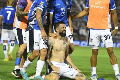 Michael Santos y todo Talleres festejan el pase a la final de la Copa Argentina por segundo año consecutivo