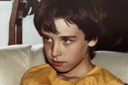 Michael tenía hemofilia. Luego de recibir un tratamiento producido en EE.UU., fue infectado con VIH