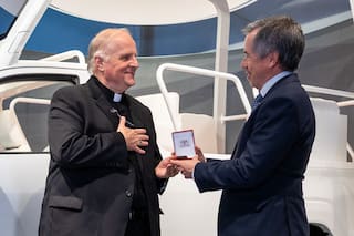 Toyota entregó el papamóvil que usará León XIV en su visita a la Argentina