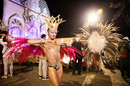 Michael y todo su esplendor en la comparsa Bella Samba.