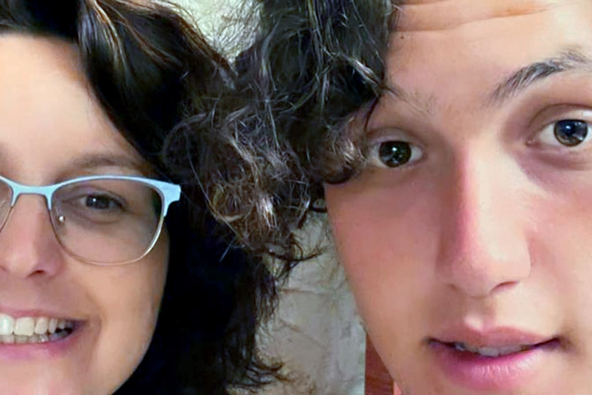 Michal Halev junto a su hijo Laor