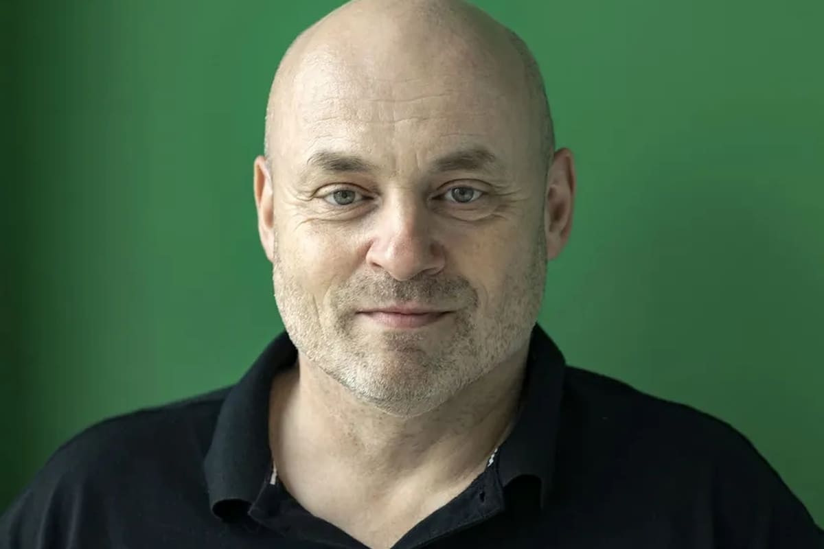 Michel Desmurget es director de investigación del Instituto Nacional de Salud de Francia, y escribió "La fábrica de cretinos digitales", un libro en el que alerta sobre el impacto que tiene el abuso de tiempo frente a las pantallas en el coeficiente intelectual
