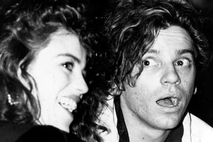 Michele Bennett junto a Michael Hutchence