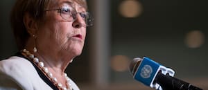 Bachelet irrumpe en Chile y ofrece un eje a la izquierda dividida
