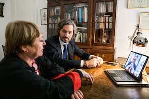 Michelle Bachelet, Santiago Cafiero y, por Zoom, Alberto Fernández