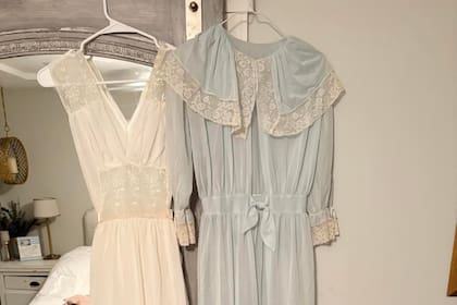 Michelle Morgan encontró una bata y un camisón cuidadosamente guardados junto a una carta de 1954