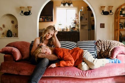 Michelle Pfeiffer y Fanning, en una escena de la serie creada por un experimentado David E. Kelley