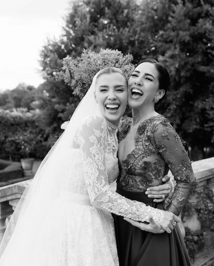 Michelle Salas fue llevada al altar por su madre, Stephanie Salas