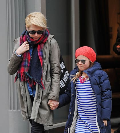 Michelle Williams y Matilda, en 2013, años después de la muerte del actor, en las calles de Nueva York