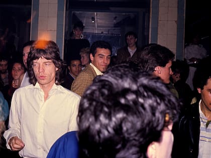 Mick Jagger, otro de los habitués de la disco parisina, en 1983