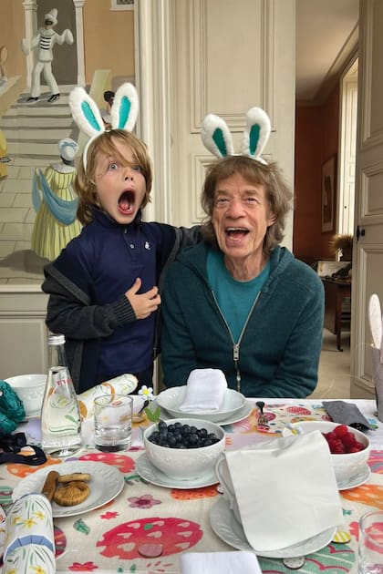 Mick Jagger sopló las velitas con su hijo menor, Deveraux Octavian Basil, fruto de su relación con la bailarina Melanie Hamrick.