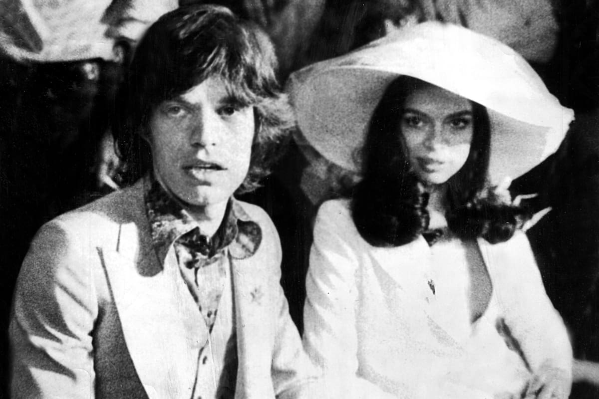 Mick Jagger y Bianca, quien fuera su única esposa, durante la boda celebrada en Saint-Tropez en 1971