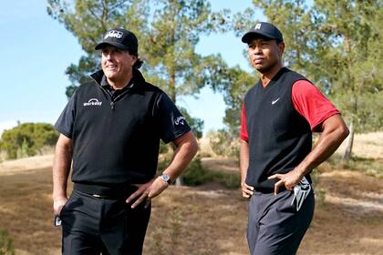 Mickelson y Tiger, listos para cruzarse en un desafío benéfico