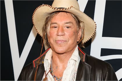 Mickey Rourke vive un momento apremiante ante un inminente desalojo de su hogar