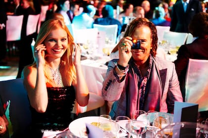 Mickey Rourke y su novia Elena Kuletskaya, en la ceremonia de entrega de premios GQ Hombres del año 2009