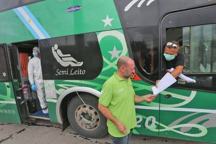 Micro proveniente de Brasil con pasajeros de la ciudad de Berisso y La plata