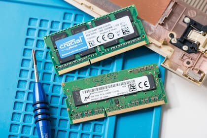 Micron, tercer fabricante mundial de memoria RAM, dio detalles sobre los motivos detrás de la escasez de chips para celulares y computadoras