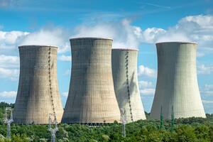 Microsoft, Google y Amazon anunciaron su intención de usar pequeñas centrales nucleares modulares para abastecer a sus centros de cómputos, y así enfrentar el elevado consumo de energía que trae la implementación de múltiples servicios de inteligencia artificial