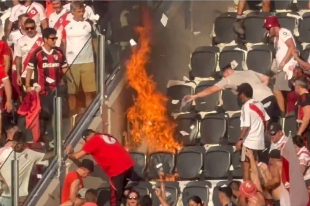 Miedo en una tribuna de River durante el Superclásico: se prendieron fuego algunas butacas.