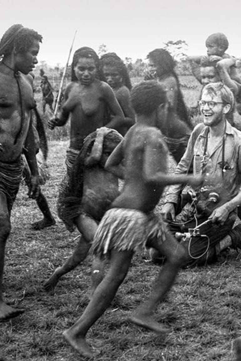 Miembro de una de las familias más poderosas de los Estados Unidos, el joven Rockefeller desapareció en medio de una expedición en Nueva Guinea