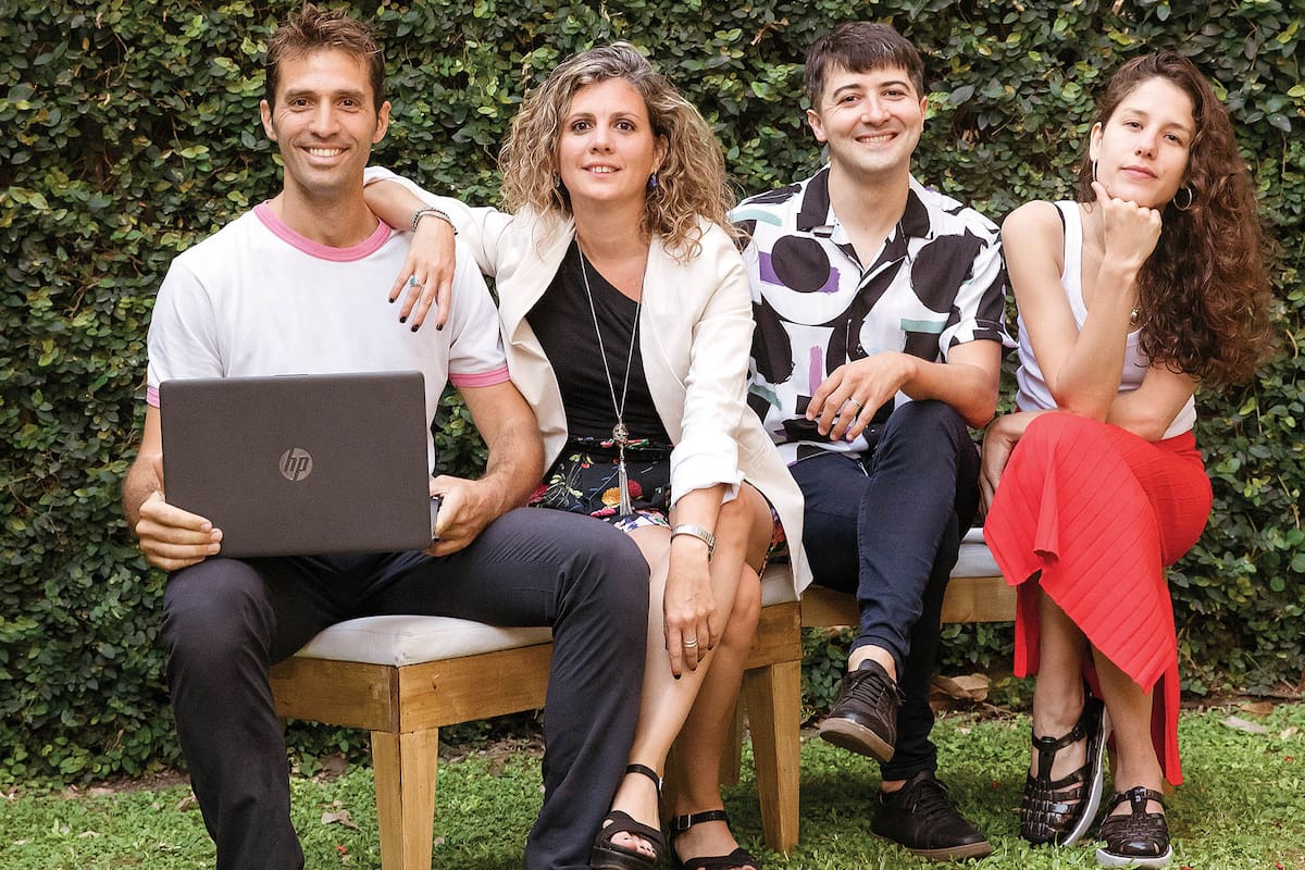 Miembros de Kaleidos, creadores del juego.