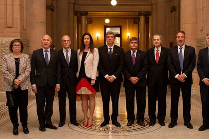Miembros de la Corte Suprema y junto con los jueces de la Asociación de Magistrados y Funcionarios de la Justicia Nacional