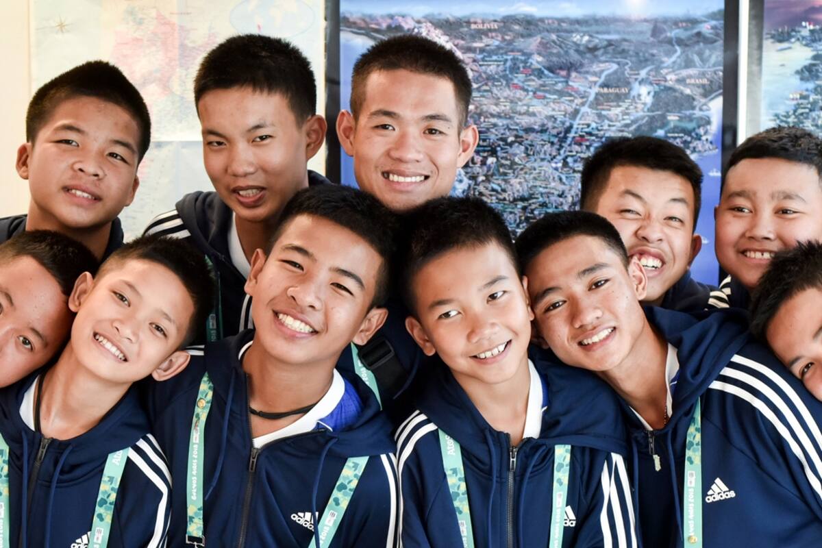 Miembros de los "Wild Boars", equipo de fútbol de Tailandia que habían quedado atrapados en una cueva.