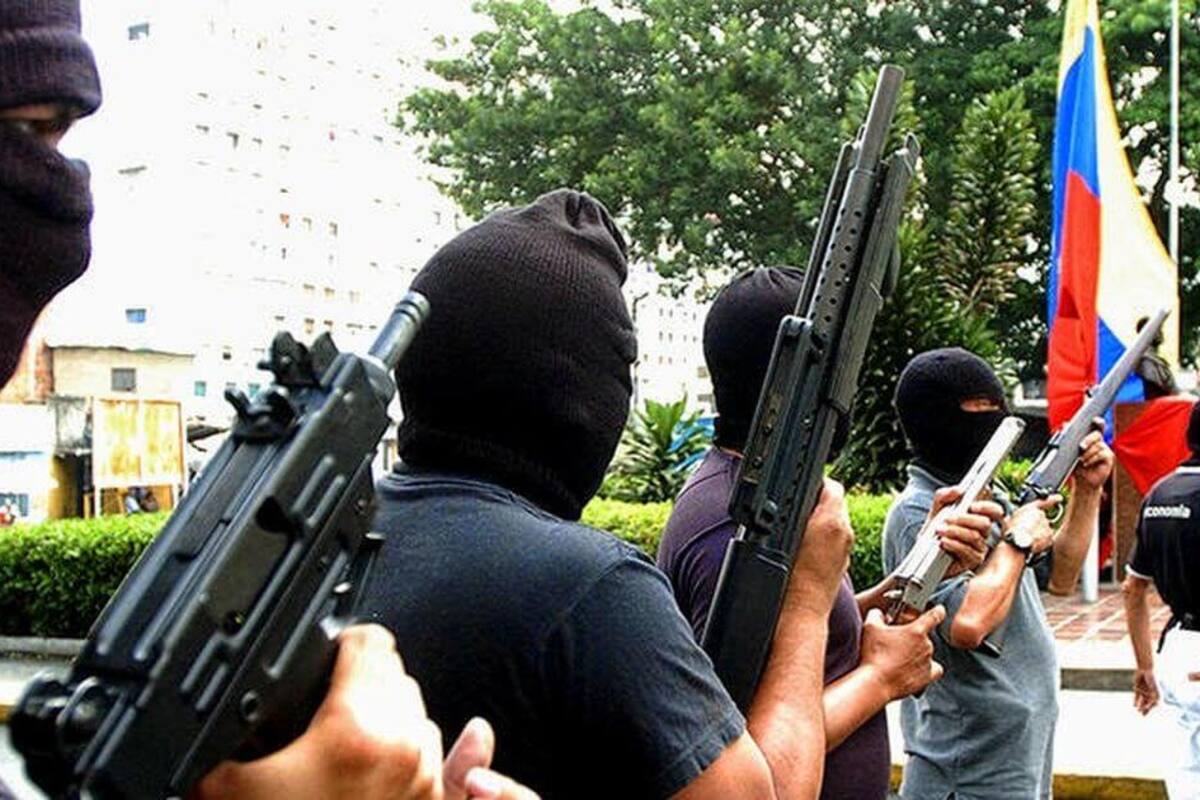 Miembros de los "colectivos" paramilitares venezolanos