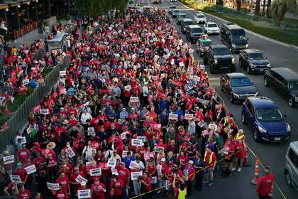 Miembros del Sindicato de Trabajadores Culinarios marcharon hace unos meses por el Las Vegas Strip en protesta por la realización del Gran Premio