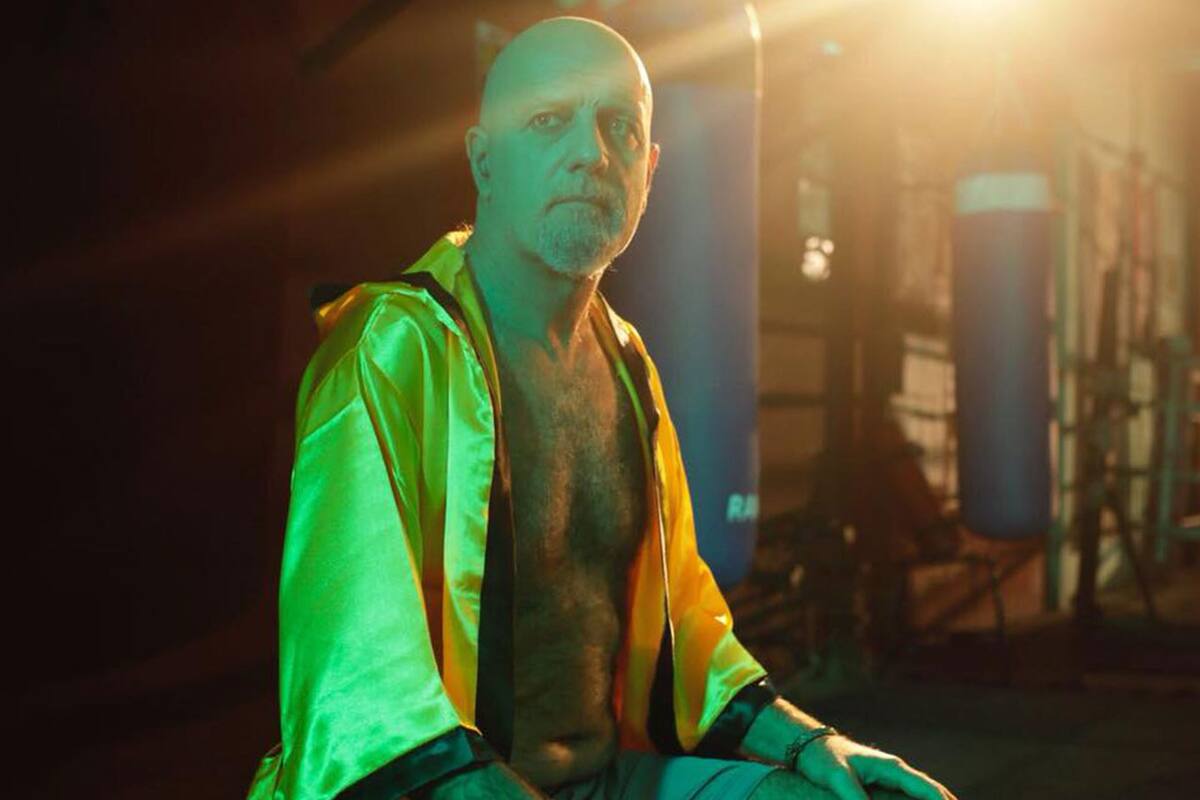 Mientras afronta una causa por “incitación a la violencia colectiva”, el ex Bersuit responde con un paquete de canciones explícitas