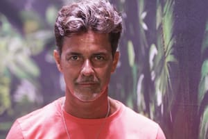 Mientras disfruta del éxito de la obra Tom, Dick & Harry, Mariano Martínez sueña con protagonizar y producir en cine una saga de películas de acción y artes marciales