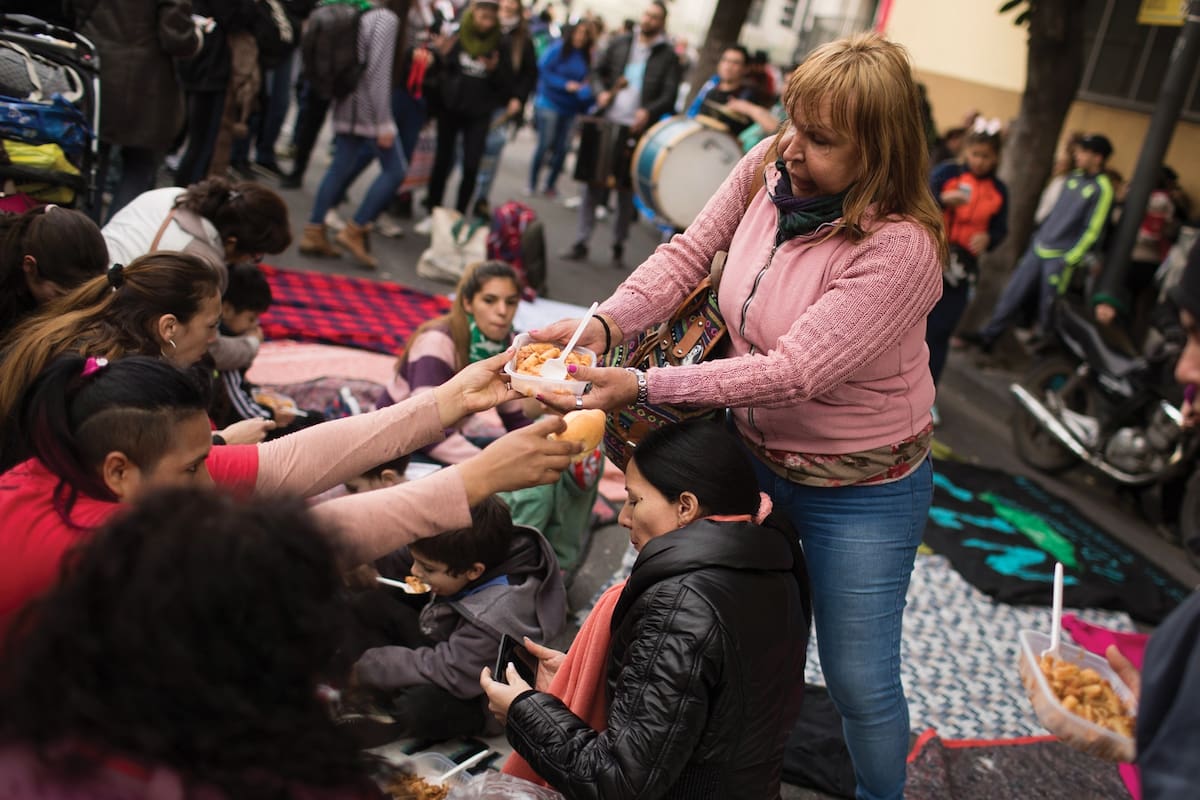 Mientras el Gobierno porteño asegura contar con programas especiales, los Sin Techo aseguran que la asistencia no alcanza para todos los casos