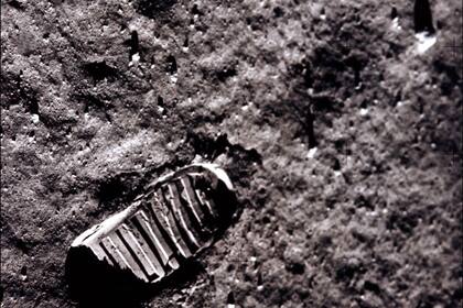 Mientras el mundo recuerda el día en que la humanidad salió por primera vez al espacio, cinco expertos y pensadores reflexionan sobre el significado de aquella hazaña y sobre el modo en que, según parece, sería continuada