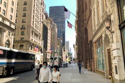 Mientras la ciudad de Nueva York vuelve a la normalidad, los tiroteos aumentan