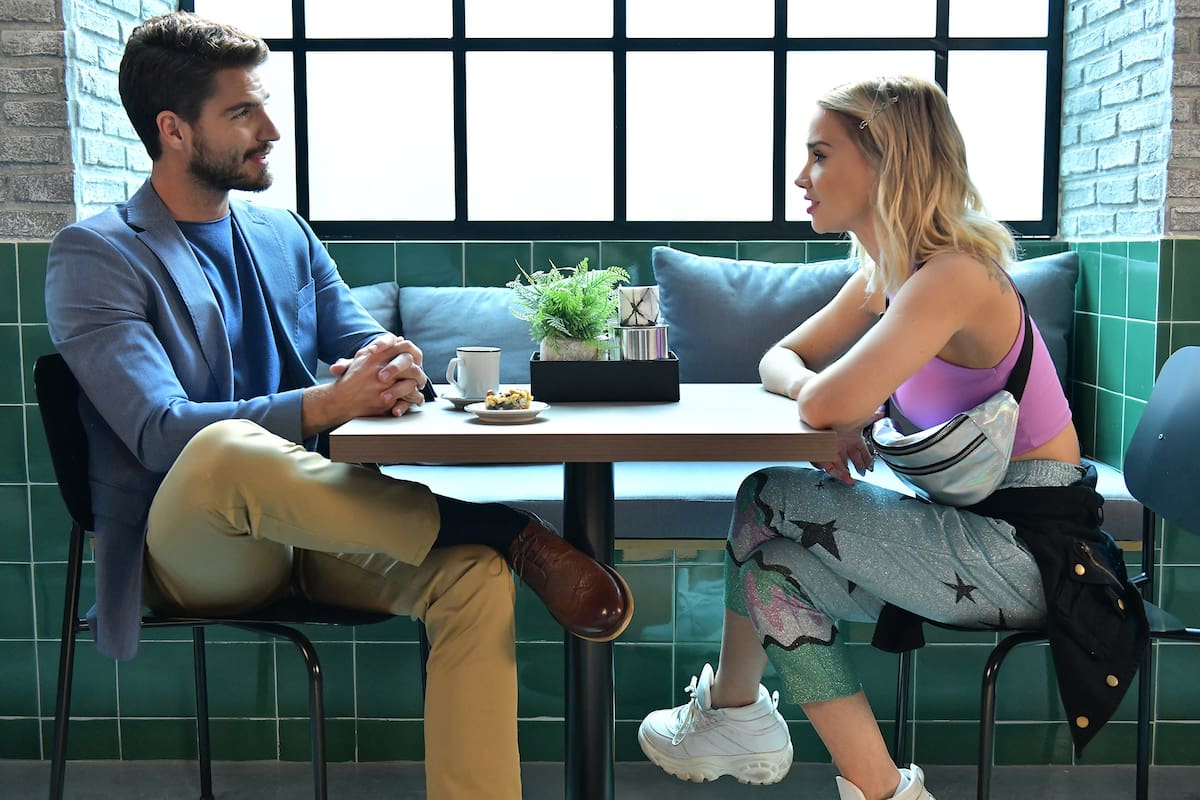 Mientras la mayoría de las protagonistas viven inesperadas citas, Luján le cuenta a su mejor amiga que fue durante dos años amante de Fausto