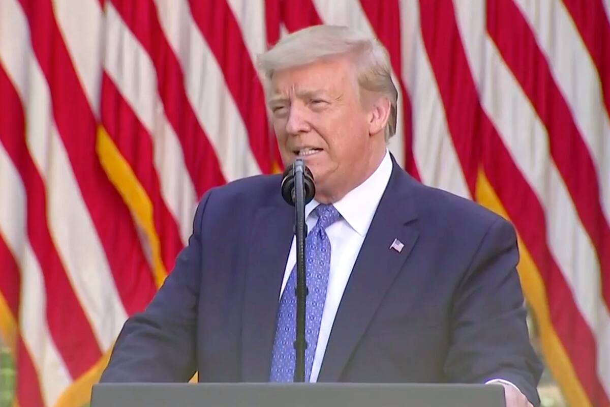 Mientras las manifestaciones se extendían por todo el país y llegaban hasta el frente de la Casa Blanca, el presidente estadounidense brindó un duro discurso donde dijo: "Estoy movilizando todas las fuerzas disponibles, policiales y militares"